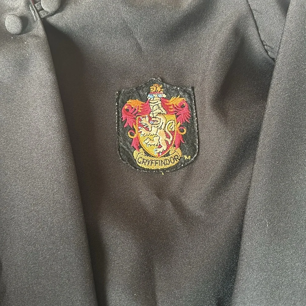 The Wizarding World of Harry Potter Universal Studios Gryffindor Robe